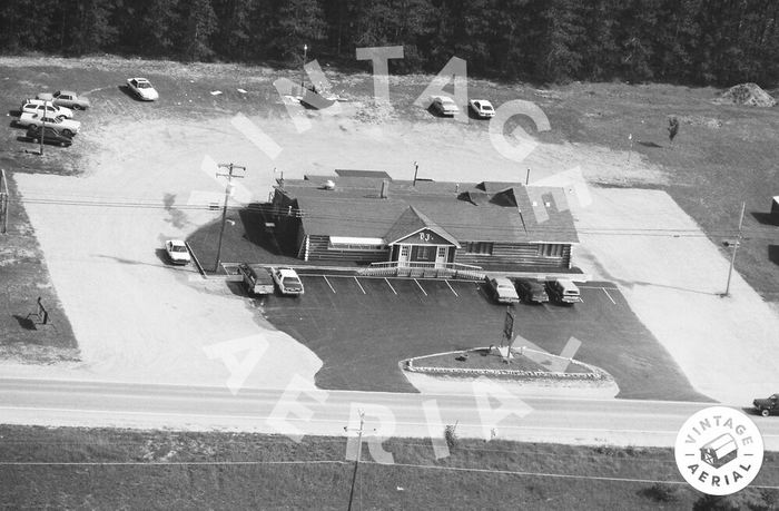 BJs Catering and Event Center (Vins Rustic Bar & Restaurant, BJs) - 1989 Photo